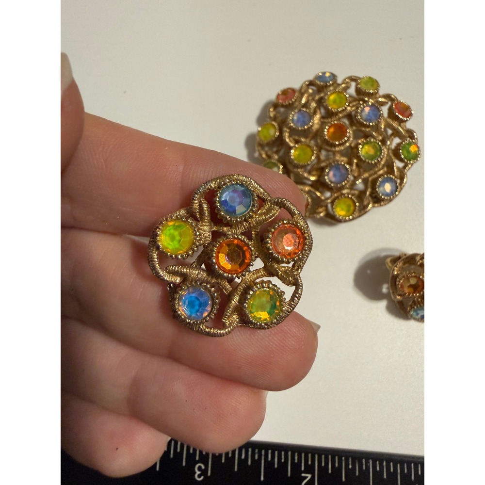 Sarah Coventry Vintage Brooch and Clip On Earrings Set Gold Tone Multi Color - Picture 3 of 6